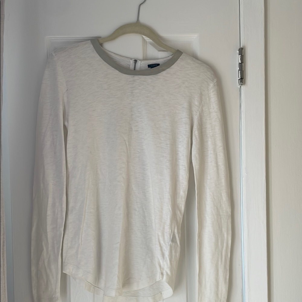 Chic White Long Sleeve Top with Gray Collar